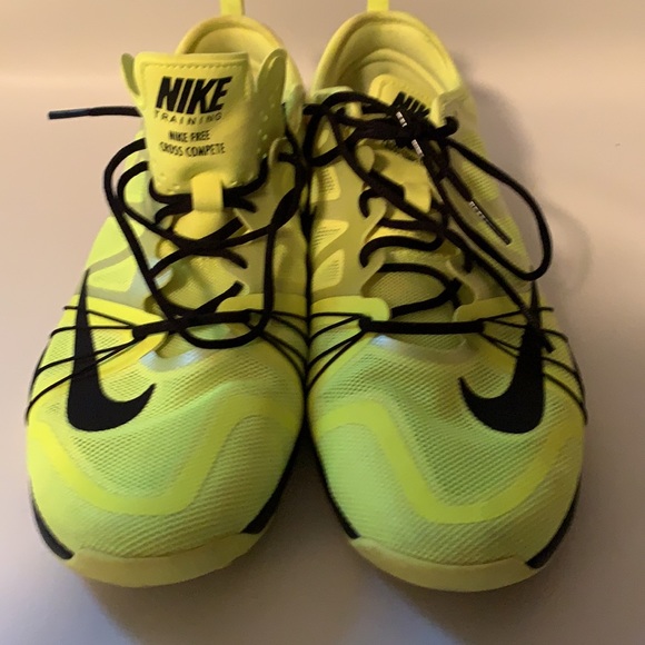 Nike - Picture 3 of 7